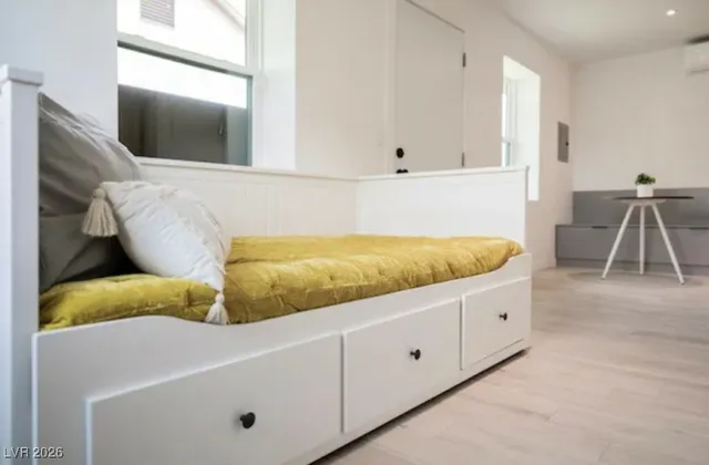 $1,000 | 715 South 3rd Street, Unit 9, Las Vegas, NV 89101