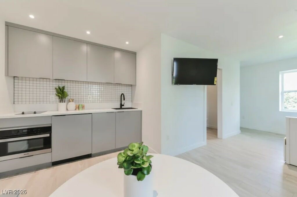 715 South 3rd Street, Unit 9 Las Vegas, NV 89101 - Photo 6 of 13