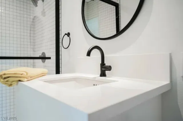 $1,000 | 715 South 3rd Street, Unit 9, Las Vegas, NV 89101