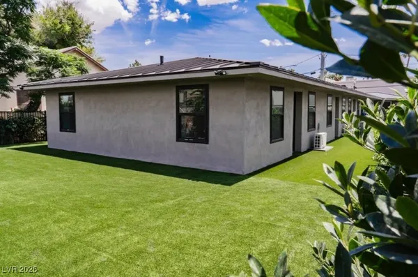 $1,000 | 715 South 3rd Street, Unit 9, Las Vegas, NV 89101