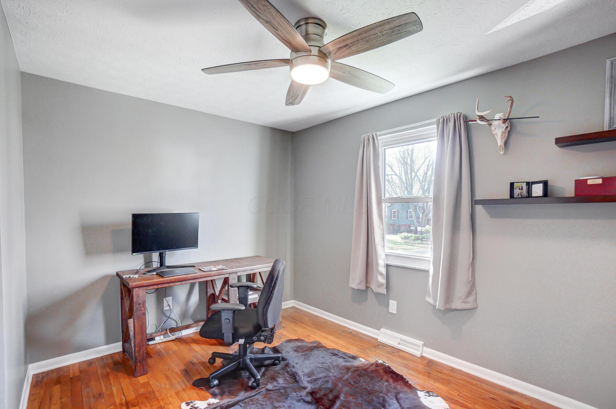 2444 Merbrook Road Columbus, OH 43235 - Photo 32 of 50 34_044