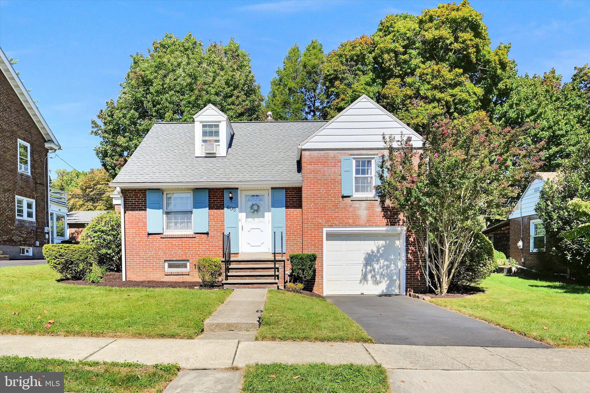 605 Meade Terrace Reading, PA 19607 - Photo 1 of 32 Gallery Image 1