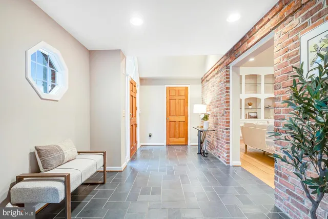 $1,769,000 | 4827 27th Place North, Arlington, VA 22207