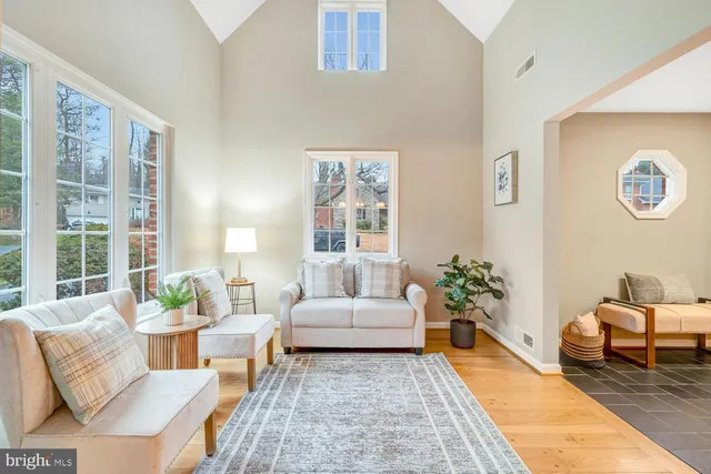 $1,769,000 | 4827 27th Place North, Arlington, VA 22207