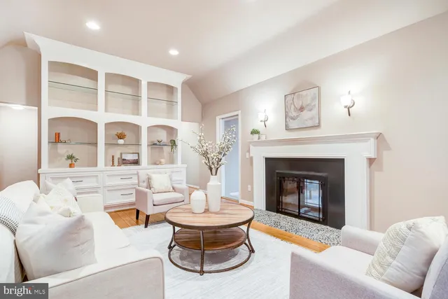 $1,769,000 | 4827 27th Place North, Arlington, VA 22207