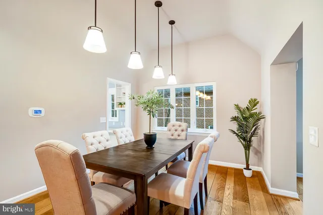 $1,769,000 | 4827 27th Place North, Arlington, VA 22207