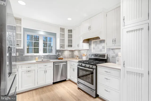 $1,769,000 | 4827 27th Place North, Arlington, VA 22207