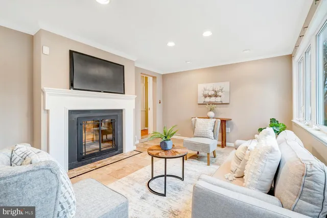 $1,769,000 | 4827 27th Place North, Arlington, VA 22207