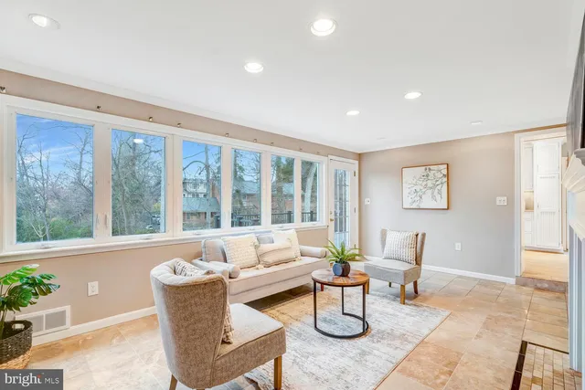 $1,769,000 | 4827 27th Place North, Arlington, VA 22207
