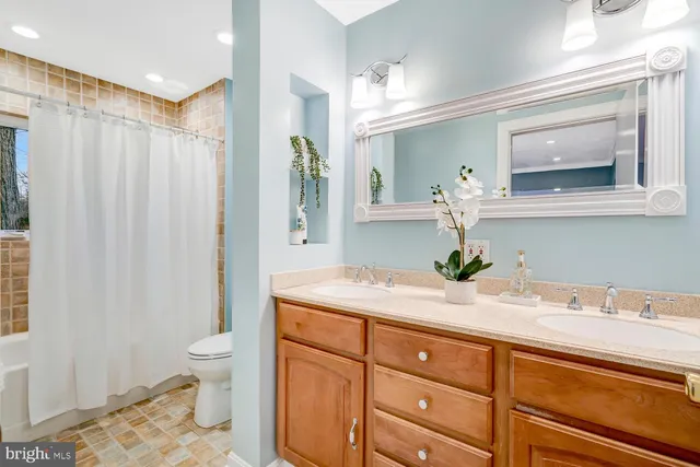 $1,769,000 | 4827 27th Place North, Arlington, VA 22207