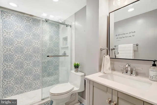 $1,769,000 | 4827 27th Place North, Arlington, VA 22207