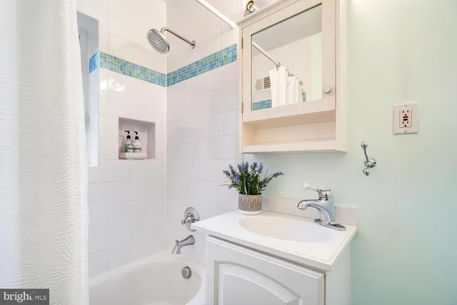 $1,769,000 | 4827 27th Place North, Arlington, VA 22207