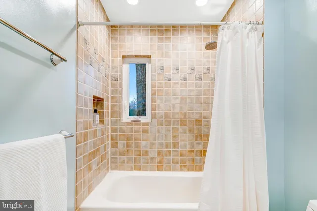 $1,769,000 | 4827 27th Place North, Arlington, VA 22207