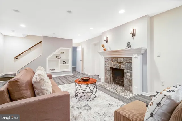 $1,769,000 | 4827 27th Place North, Arlington, VA 22207