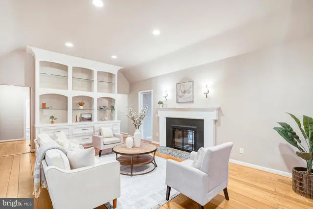 $1,769,000 | 4827 27th Place North, Arlington, VA 22207