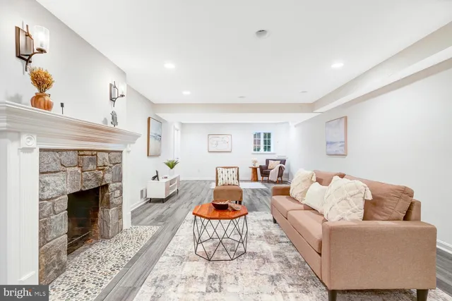 $1,769,000 | 4827 27th Place North, Arlington, VA 22207