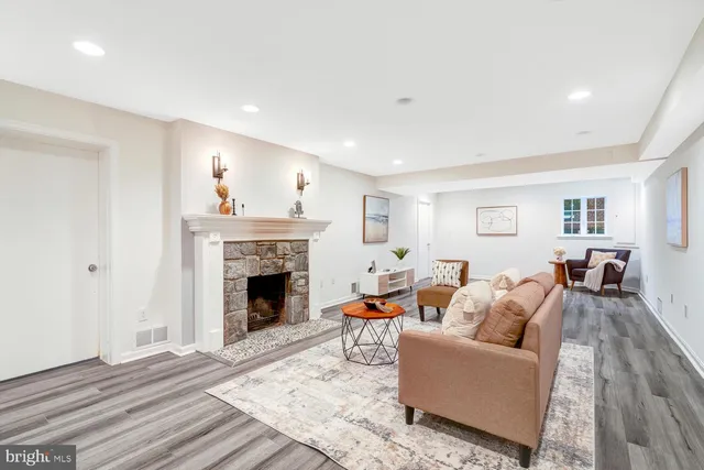 $1,769,000 | 4827 27th Place North, Arlington, VA 22207