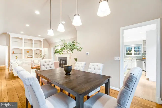 $1,769,000 | 4827 27th Place North, Arlington, VA 22207