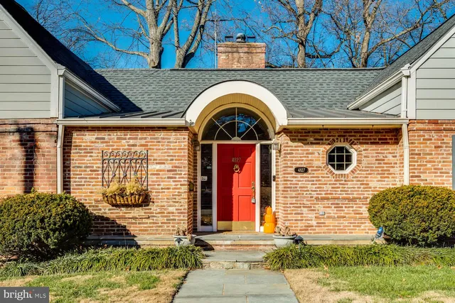 $1,769,000 | 4827 27th Place North, Arlington, VA 22207