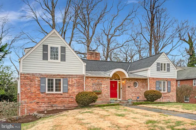 $1,769,000 | 4827 27th Place North, Arlington, VA 22207