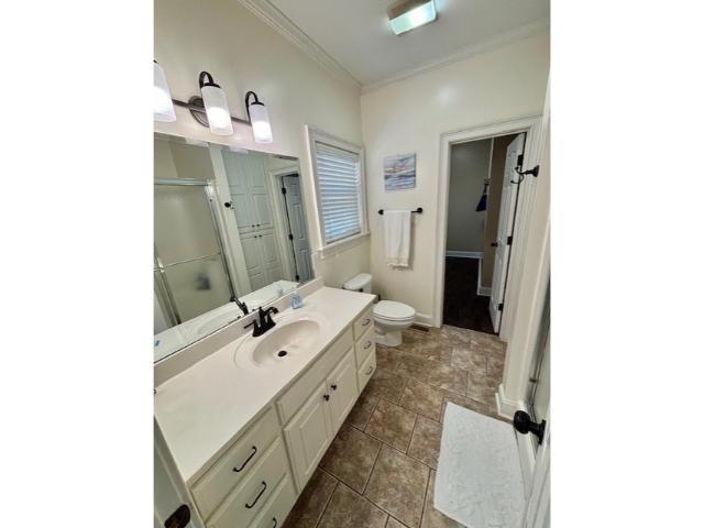 31 Tamara Trail Iuka, MS 38852 - Photo 19 of 23 a spacious bathroom with a double vanity sink and mirror