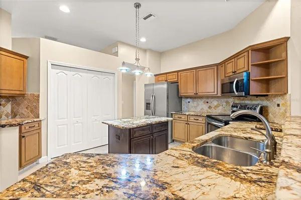 $3,500 | 1525 Crooked Stick Drive, Valrico, FL 33596