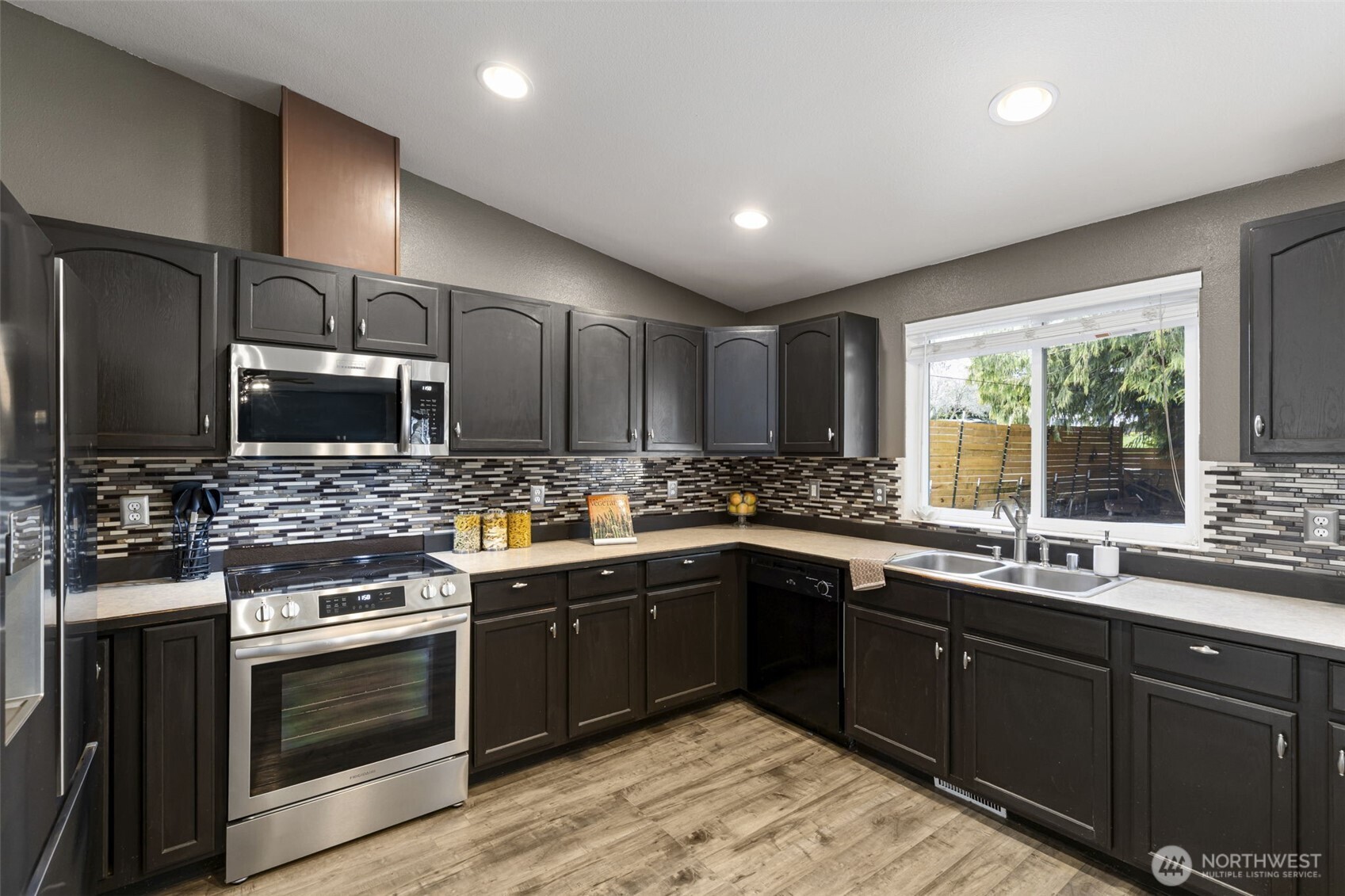 4474 Woods Road East Port Orchard, WA 98366 - Photo 17 of 34 Gallery Image 17