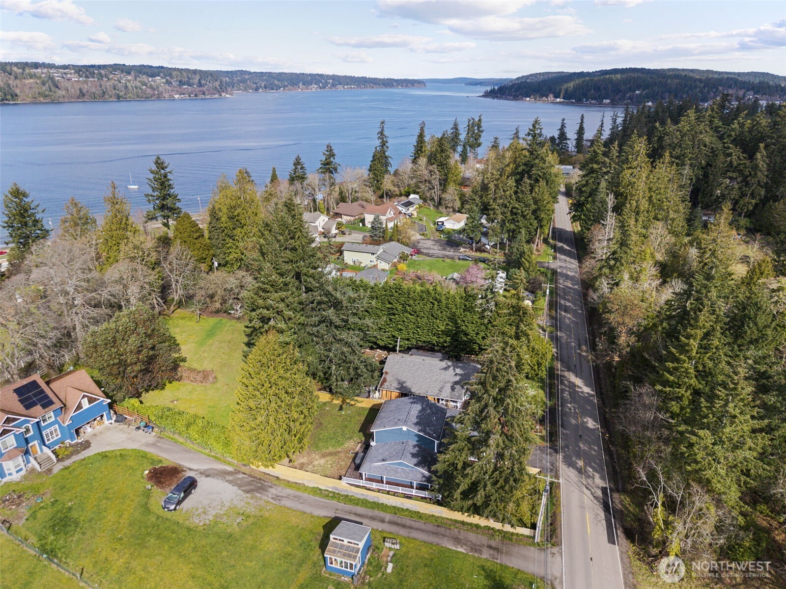 4474 Woods Road East Port Orchard, WA 98366 - Photo 4 of 34 Gallery Image 4