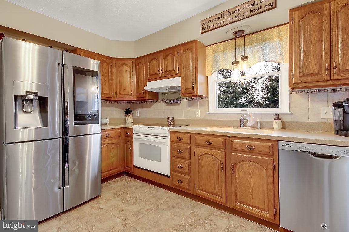 244 Sarhelm Road Harrisburg, PA 17112 - Photo 8 of 25 Gallery Image 8