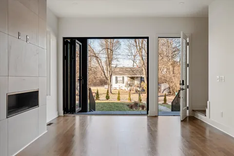 $1,850,000 | 547 B Moore Avenue, Nashville, TN 37203