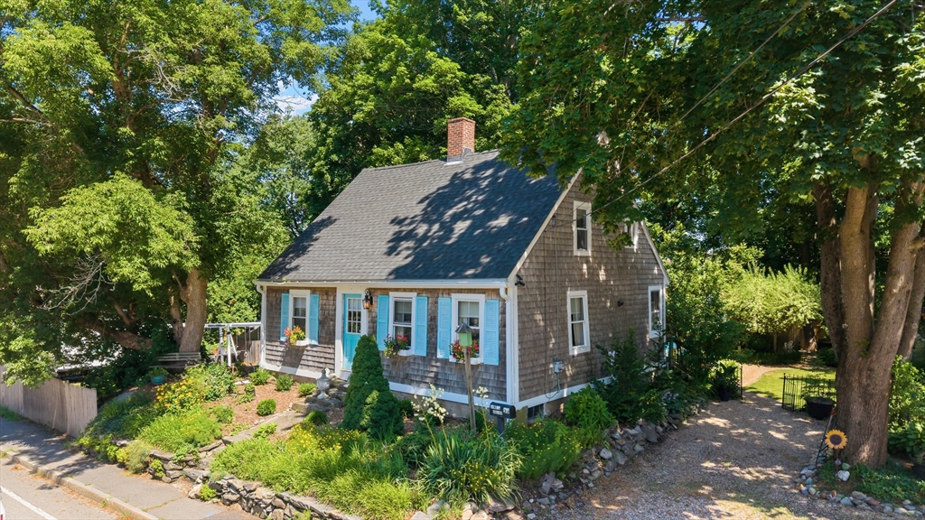 53 Wareham Street Middleboro, MA 02346 - Photo 1 of 33