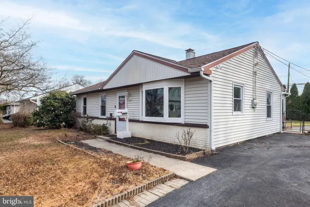 $350,000 | 1000 Stephen Avenue, Croydon, PA 19021