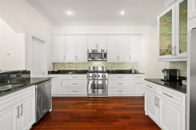 a view of front door with hallway