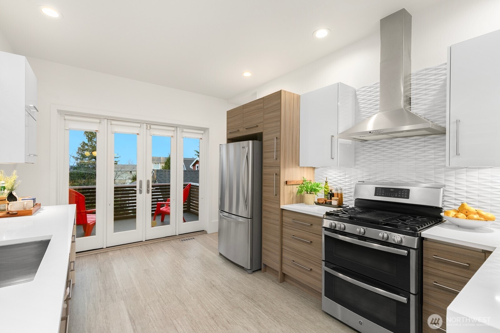 210 West McGraw Street Seattle, WA 98119 - Photo 12 of 31