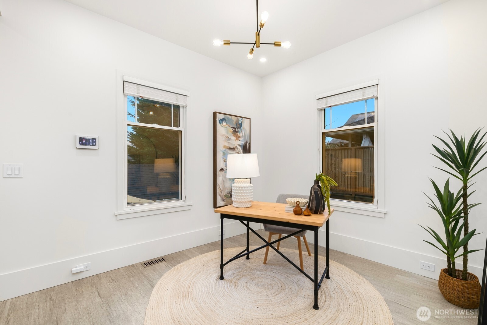 210 West McGraw Street Seattle, WA 98119 - Photo 14 of 31