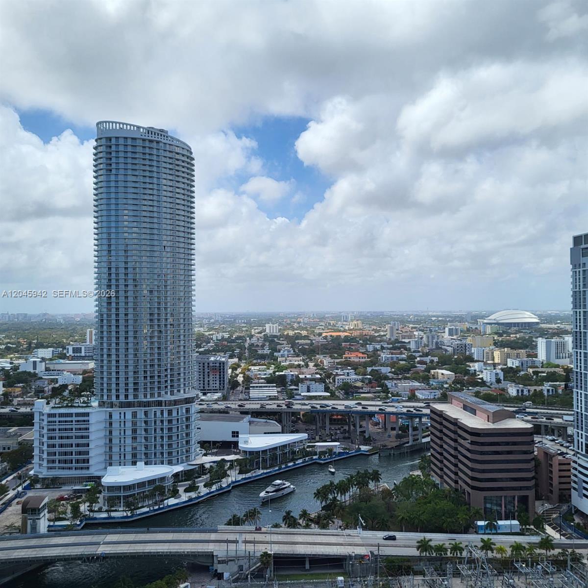 92 Southwest 3rd Street, Unit 3207 Miami, FL 33130 - Photo 2 of 8