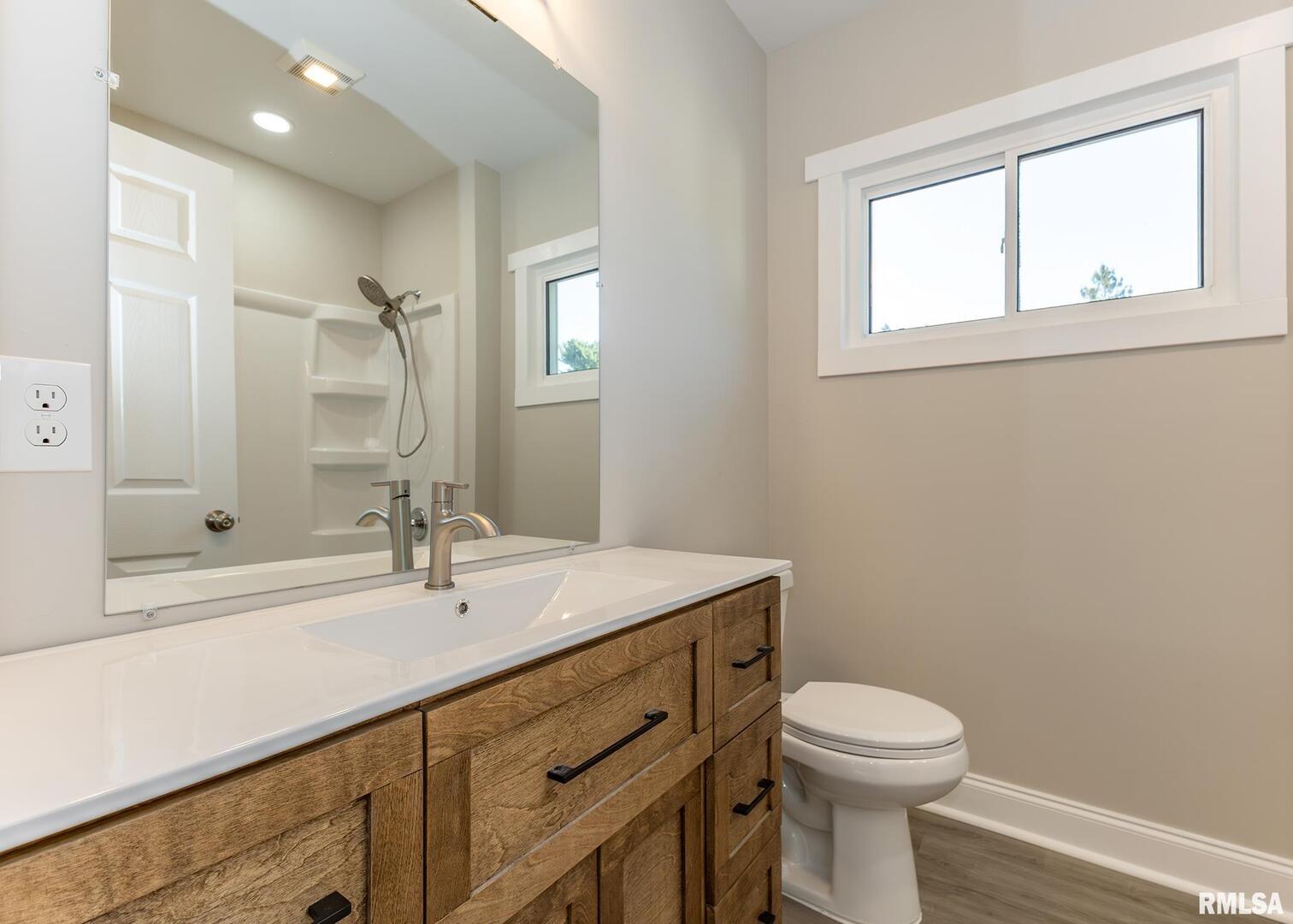 924 North 3rd Street Clinton, IA 52732 - Photo 23 of 33