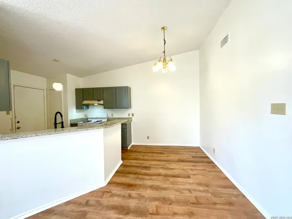 $999 | 5619 Lochmoor, San Antonio, TX 78244