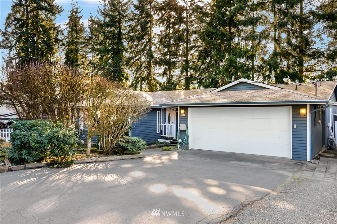 4511 Northeast 17th Street Renton, WA 98059 - Photo 2 of 25 Gallery Image 2