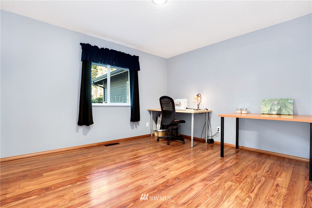 4511 Northeast 17th Street Renton, WA 98059 - Photo 19 of 25 Gallery Image 19