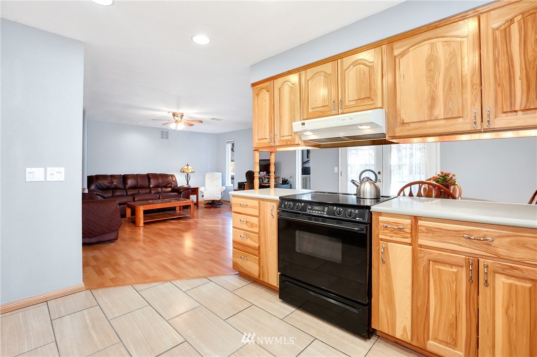 4511 Northeast 17th Street Renton, WA 98059 - Photo 9 of 25 Gallery Image 9