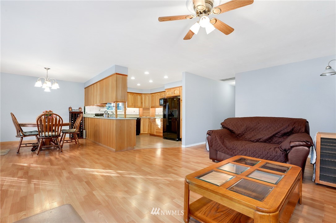 4511 Northeast 17th Street Renton, WA 98059 - Photo 10 of 25 Gallery Image 10
