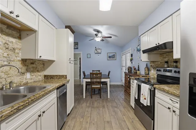 $299,000 | 2528 Live Oak Street, Ingleside, TX 78362