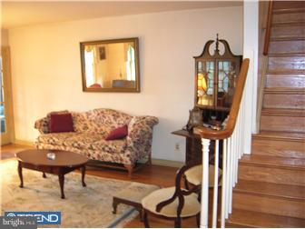 974 Byberry Road Huntingdon Valley, PA 19006 - Photo 6 of 12 Living Room