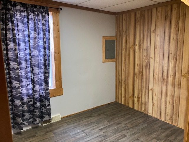 23424 West Coal City Road Wilmington, IL 60481 - Photo 10 of 15 a view of a room with wooden floor and a window