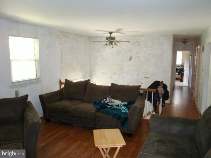1353 Ridgeview Circle Downingtown, PA 19335 - Photo 4 of 9 Gallery Image 4