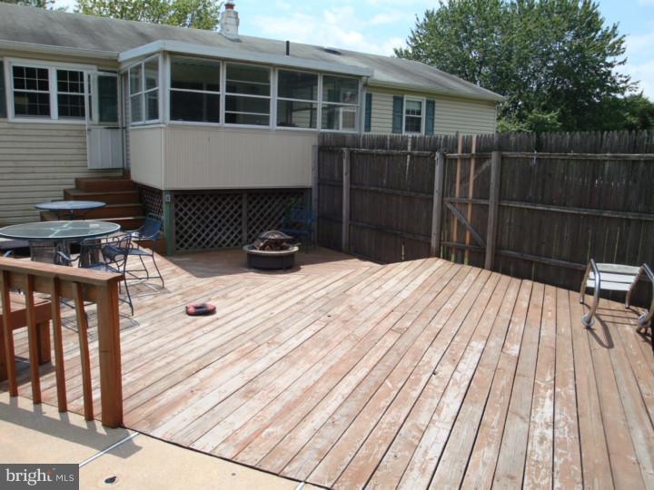 1353 Ridgeview Circle Downingtown, PA 19335 - Photo 7 of 9 Gallery Image 7