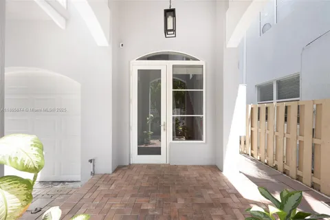 a view of entryway with a front door