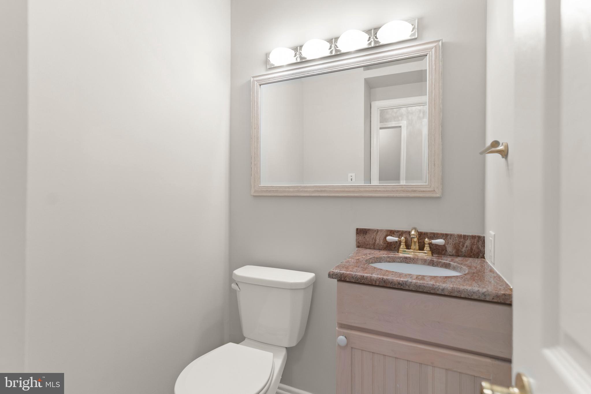 8404 Finlay Court Springfield, VA 22153 - Photo 7 of 31 Gallery Image 7