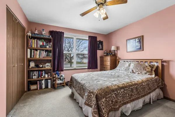 $299,900 | 17900 Poplar Lane, Country Club Hills, IL 60478